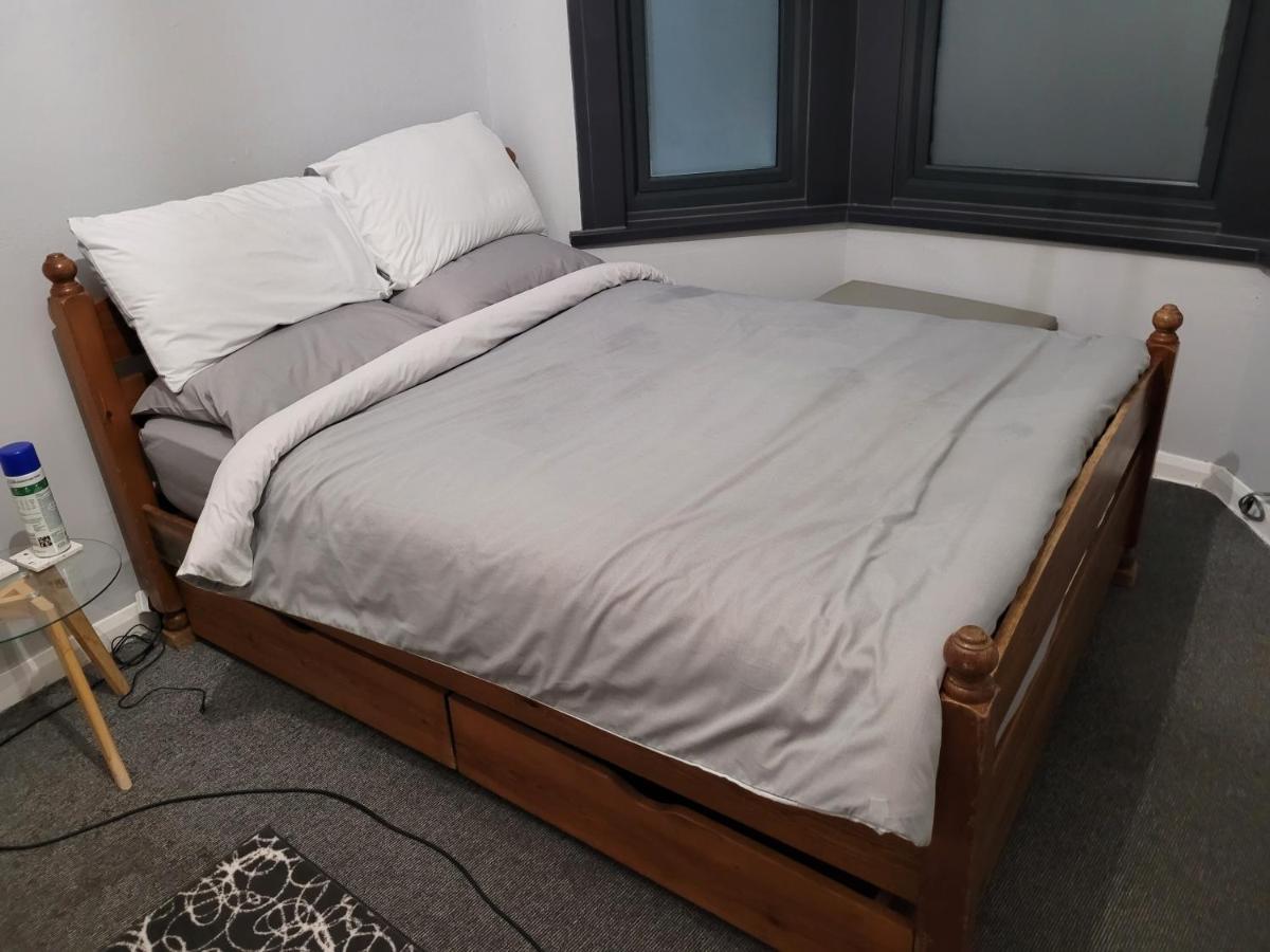 Gazde/Camere de închiriat Arsenal And Tottenham Double Bedroom Londra